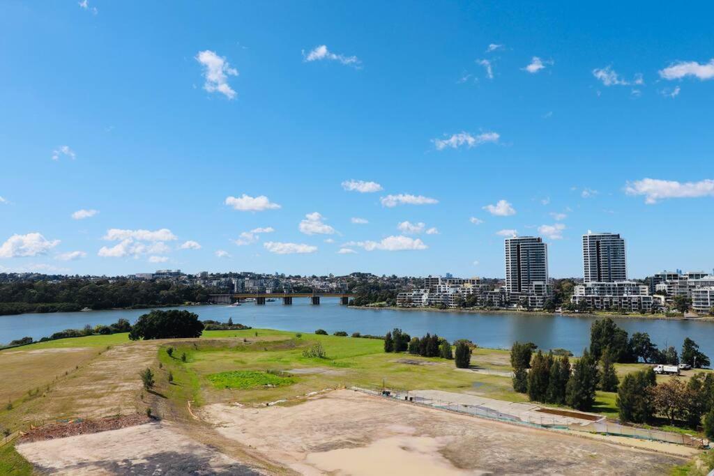 Lovely Waterview 1 Bedroom +study+free Parking * Sydney
